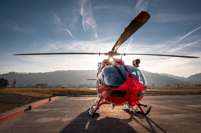 Airbus H145 sur la piste d'atterrissage