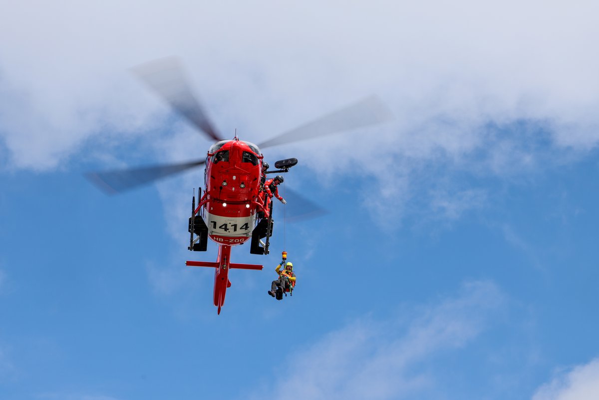 Einsatz Mit Der Rettungswinde Auf Der L Gern Schweizerische