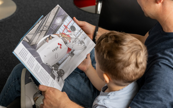 Buch Lilly, Mia und Ben entdecken die Rega, zur vergrösserten Darstellung